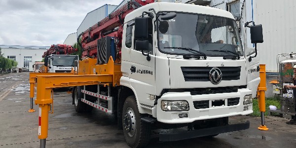 泵車臂架雙油缸不同步怎么辦？