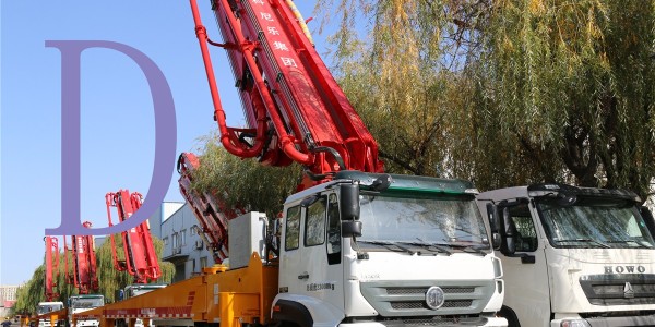 混凝土輸送泵如何用球來(lái)清洗？