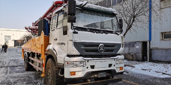 對于鄉(xiāng)村建設，如何正確選用混凝土泵車呢？