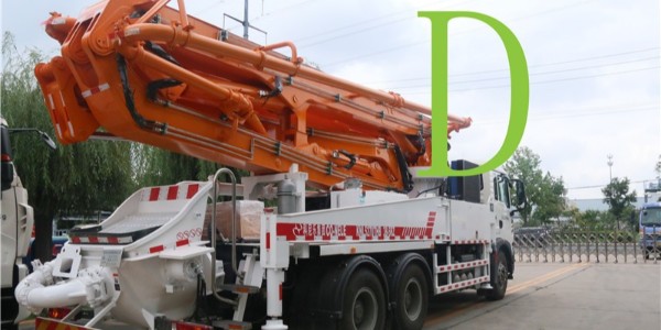 新的混凝土泵車在使用時(shí)要注意哪些呢？