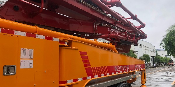 留足安全距離，防止泵車出故障