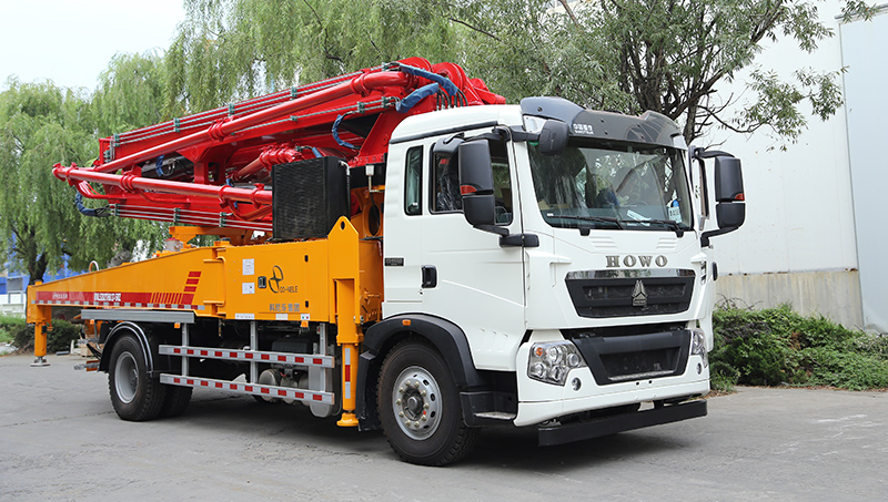 科尼樂(lè)為您淺析小型混凝土泵車突發(fā)事件處理