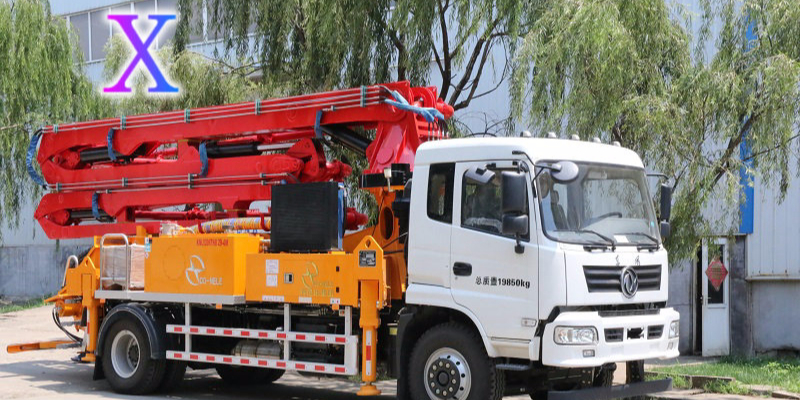 小型混凝土泵車(chē)伸展臂架時(shí)的注意事項(xiàng)——科尼樂(lè)