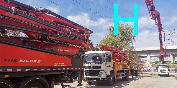你知道水泥泵車是怎么將水泥泵送上去的嗎？