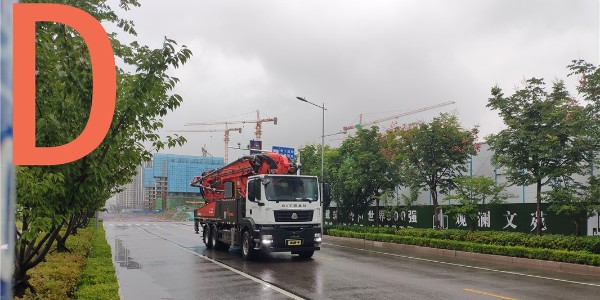 向下布管時(shí)混凝土泵車(chē)要注意哪些
